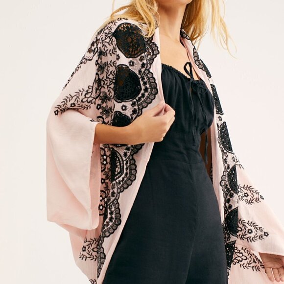 NWOT Free People Catania Embroidered Eyelet Kimono - Picture 1 of 4